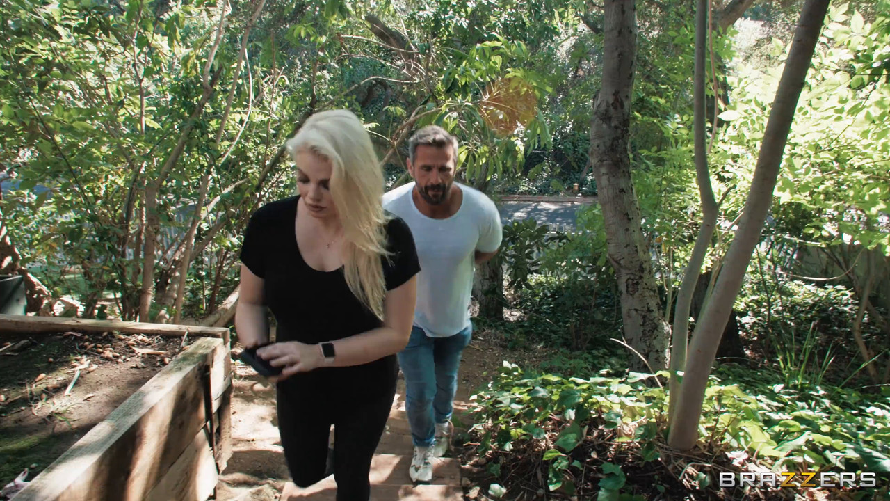 Bridgette B - Milf Ass In A Sun Dress - BRAZZERS 4K.mp4.0000