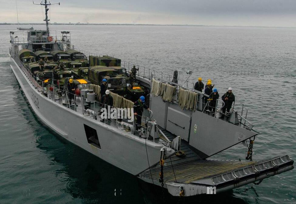 fs-hallebarde-a-landing-craft-of-french-