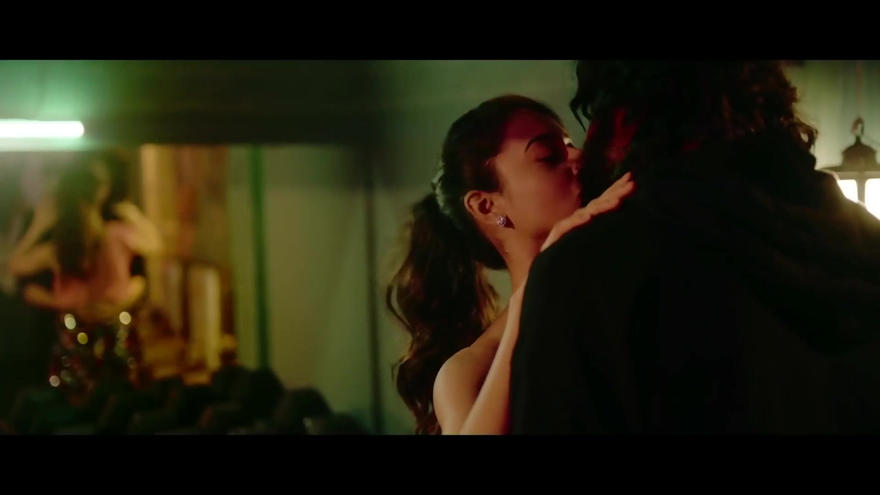 [Image: Dark-SCENE1-139.jpg]