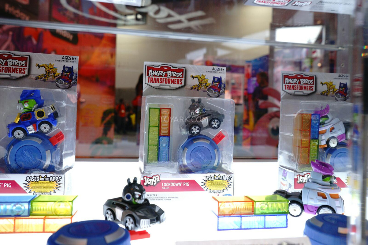 SDCC-2014-Angry-Birds-Transformers-024_140616787