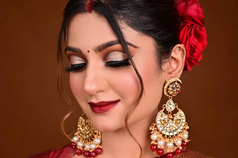 Reception Cosmetics Look