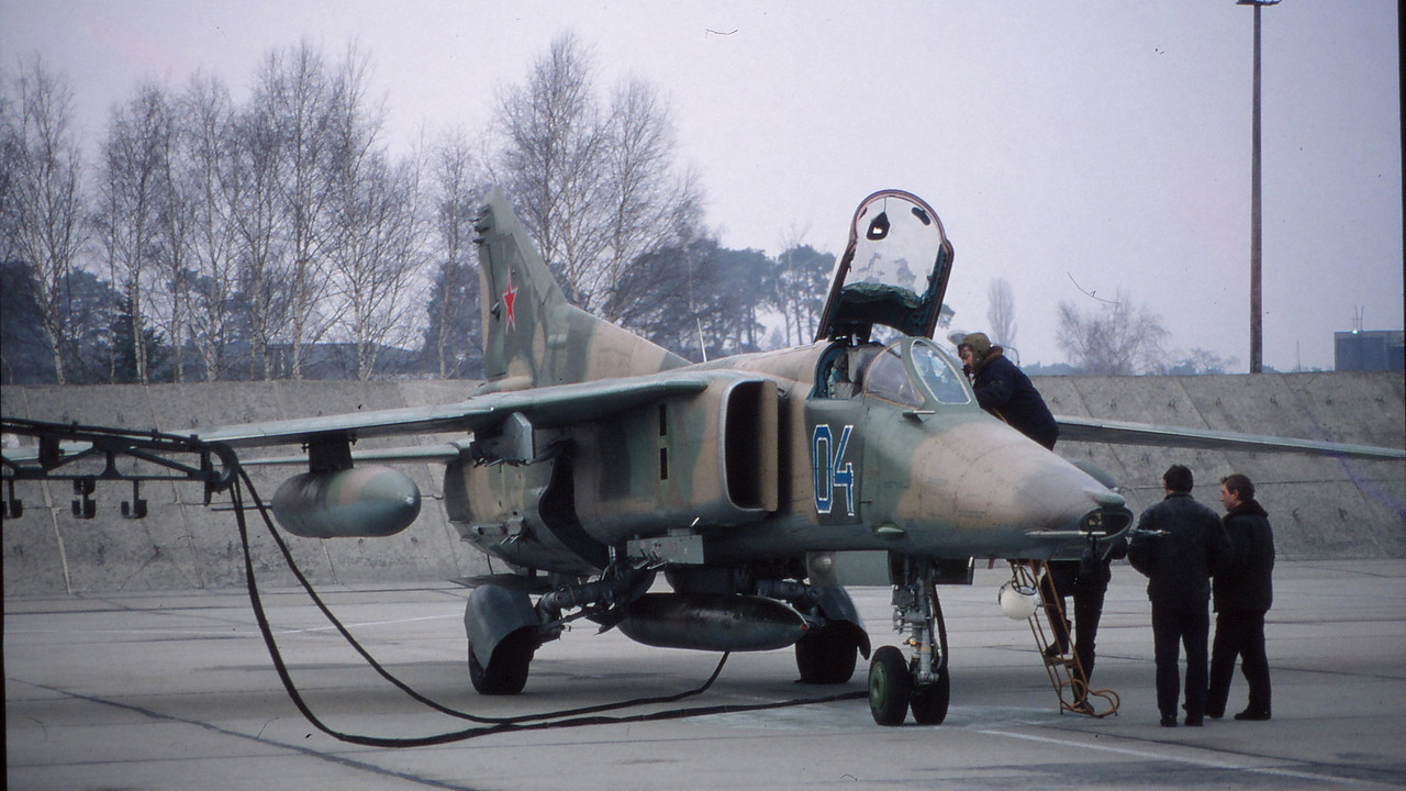 559 APIB Mig-27K 04 Blue_76802625156_4