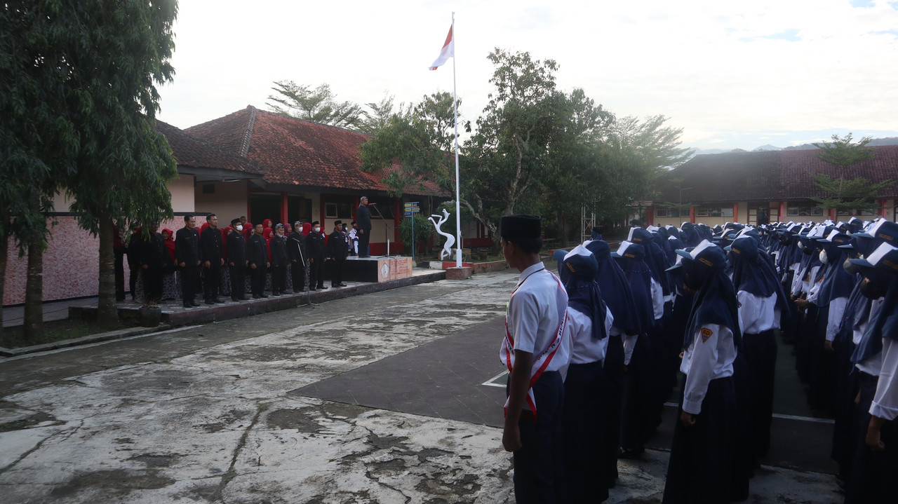 IMG-2075