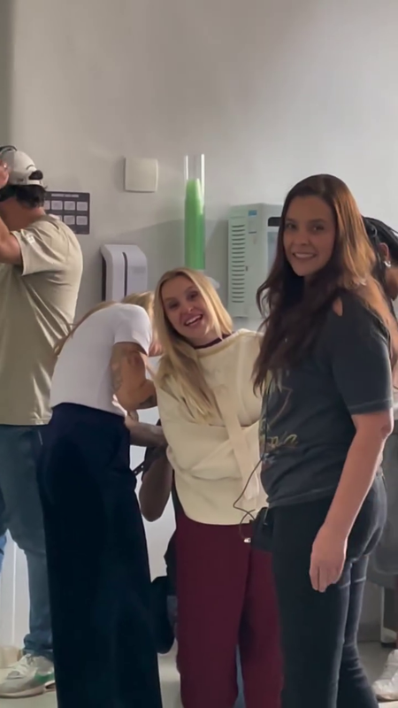 Carla Diaz BTS (1)