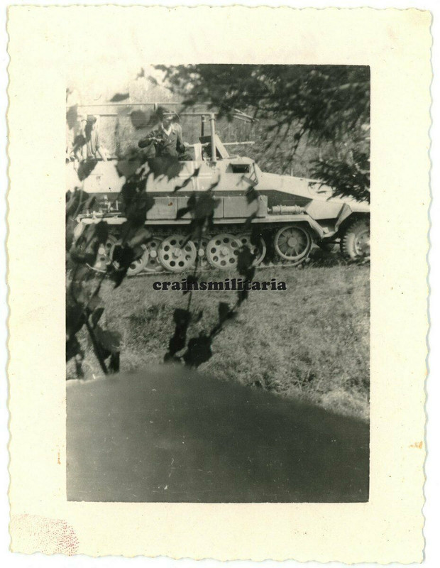 Orig. Foto SdKfz 251 Funk Panzerspähwagen 6.PD Panzer b. LENINGRAD Russland 1941