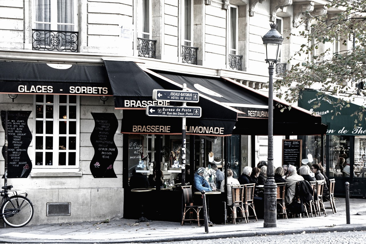 blacknwhite-cafe-paris-2573525-1280.jpg