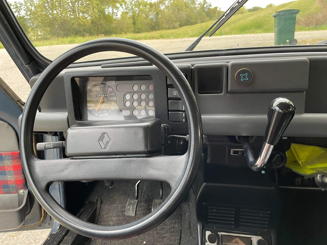 5E1059AB-F5C9-48BD-BB5A-98AB5264CA8C