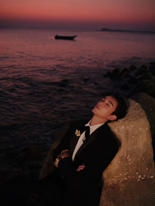 wulei 006UH6vmly1i8hkt6gntij30qo0zkq5a