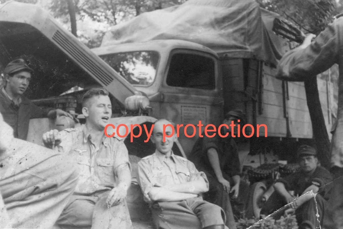 Orig. Fotos Halbketten LKW Maultier 2cm Flak 1943-44 Südosten-1