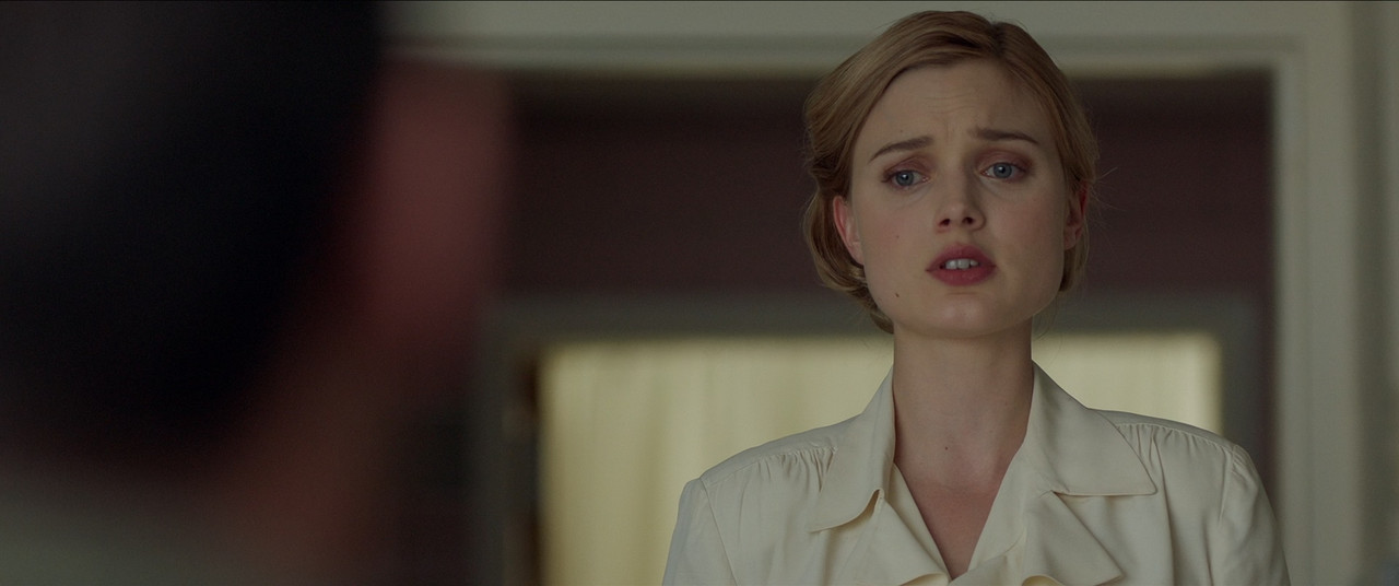 Professor Marston and the Wonder Women (2017).mkv_snapshot_01.40