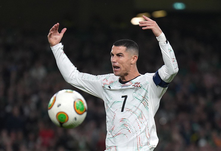 Bồ Đào Nha “chạy án” thẻ đỏ của Ronaldo, khi nào FIFA công bố án phạt?