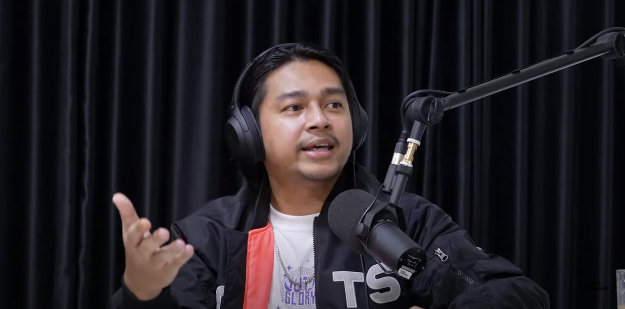 Deva Mahenra tak menampik jika dirinya bucin saat berpacaran dengan Mikha Tambayong