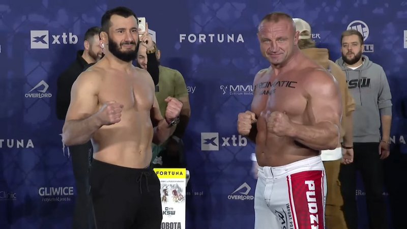 Мариуш Пудзяновски е по-тежък от Мамед Халидов с 24 кг.