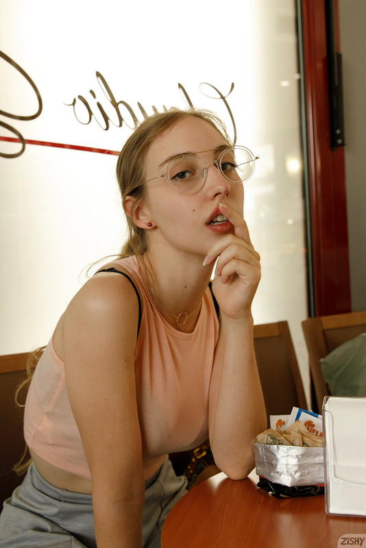 full_032_9128193846211030