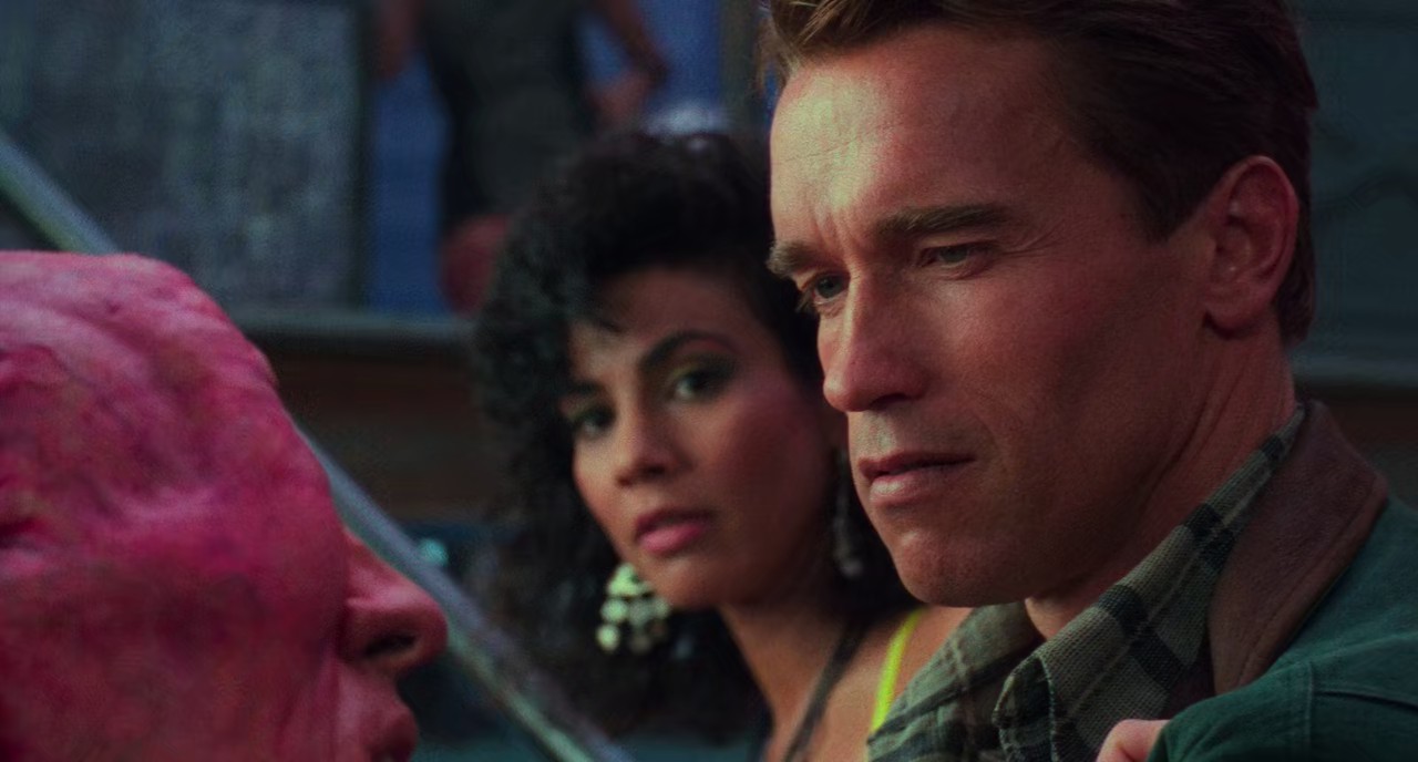Total-Recall-1990-Hindi-English-Blu-Ray-720p-x265-HEVC-EAC3-2ch-ESub-mkv-0003