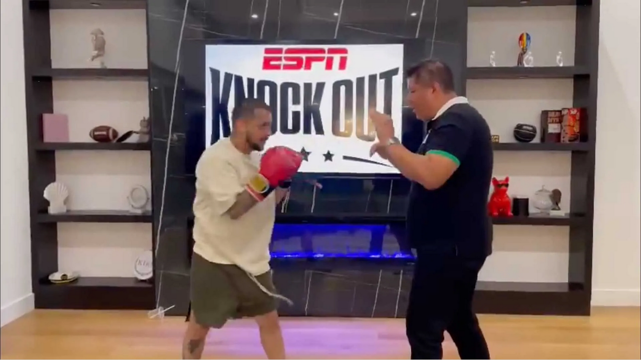 ¿Se retira? Christian Nodal se prepara para su debut en el mundo del box