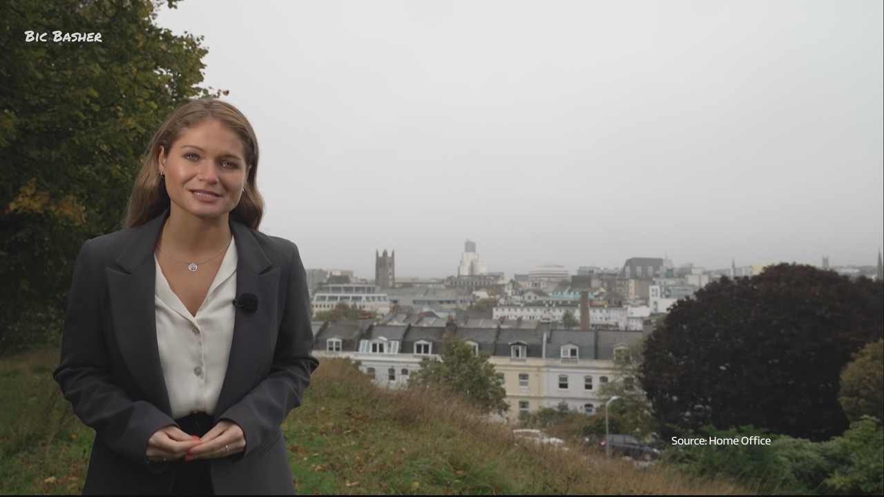 09.23 - 18.00.00 - ITV News West Country. Breaking news and current s....ts_snapshot_05.55.072