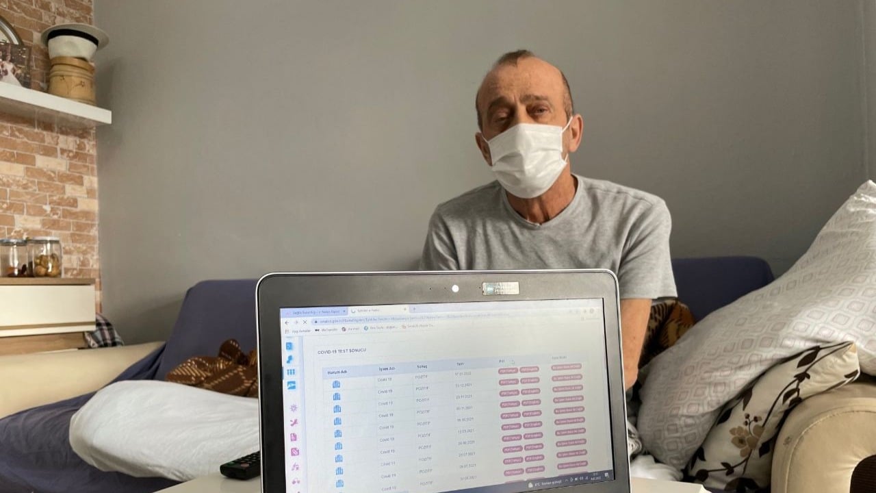 Hombre establece récord al llevar 14 meses con Covid-19