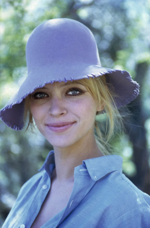 anna_karina_mc70