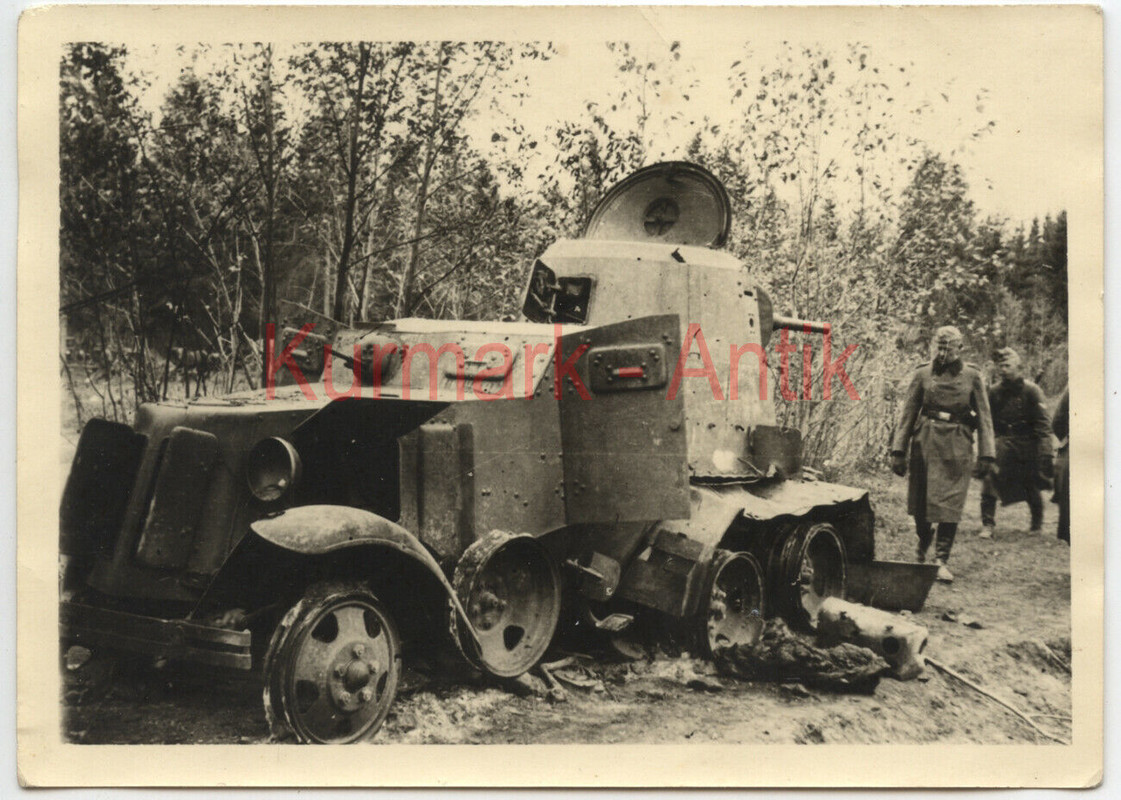 Foto Wehrmacht Ukraine Russland Beute Panzer Spähwagen BA10