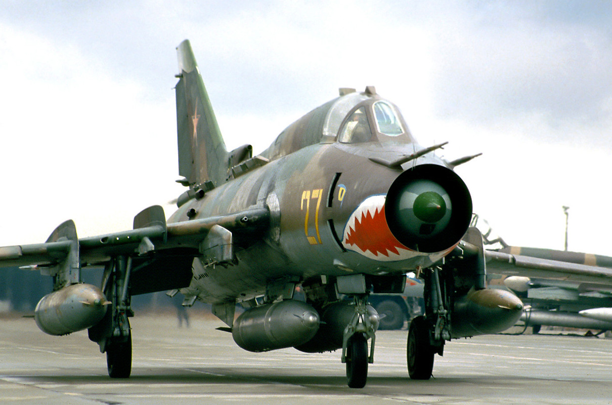 20 GvAPIB Su-17M4 27 yellow_12204 (7)
