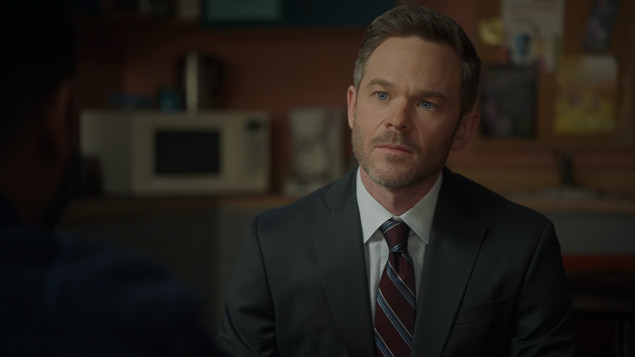 The.Rookie.S04E18.Backstabbers.1080p.10bit.AMZN.WEB-DL.DDP5.1.HEVC-Vyndros.mkv_snapshot_06.41_[2022.