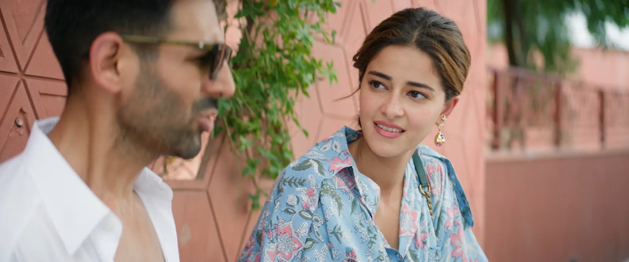 Tu Meri Main Tera Main Tera Tu Meri 2025 WebRip [Hindi] 480p 720p ESub Screenshot
