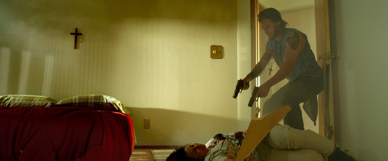 Baytown Outlaws (2012) (1080p BluRay x265 SAMPA).mkv_snapshot_00.28.39.021