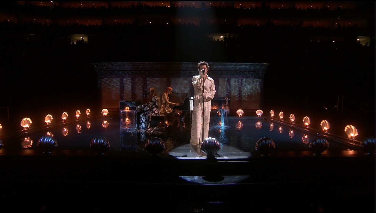 Harry Styles - Falling,2020 Brit Awards,18 feb(FEED-1080i-MPA2[0