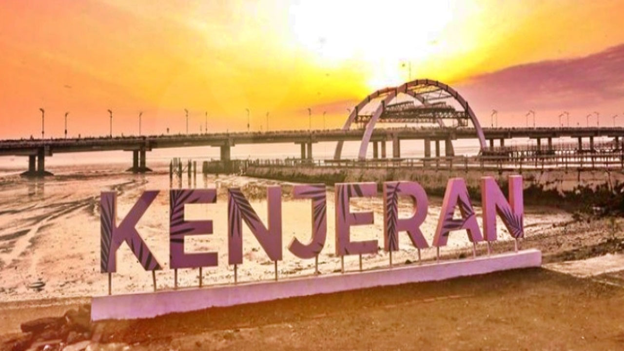 Menikmati Destinasi Wisata Pantai Kenjeran yang Sangat Memukau