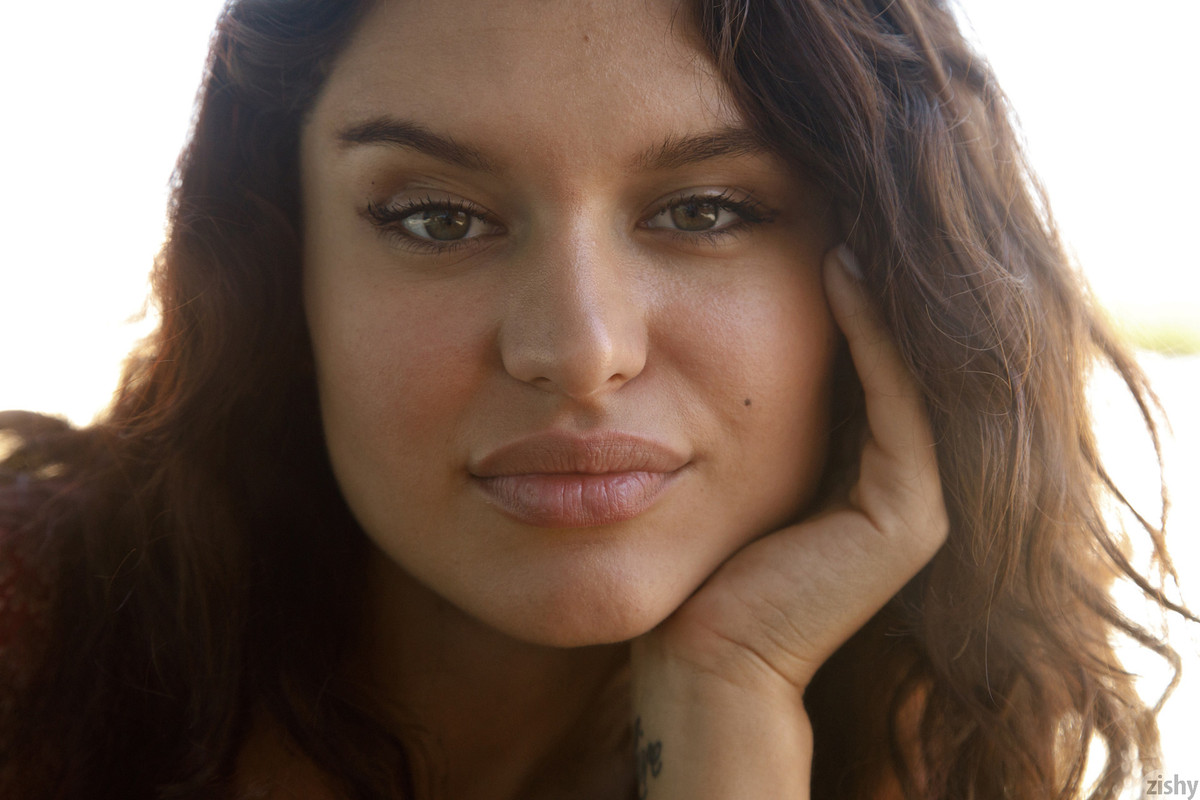 full_025_4211133139112049