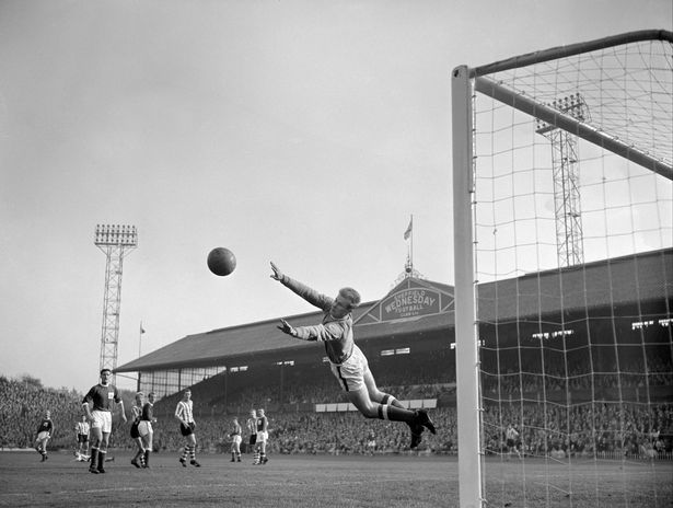 [Image: Nottingham-Forest-goalkeeper-Peter-Grumm...nesday.jpg]