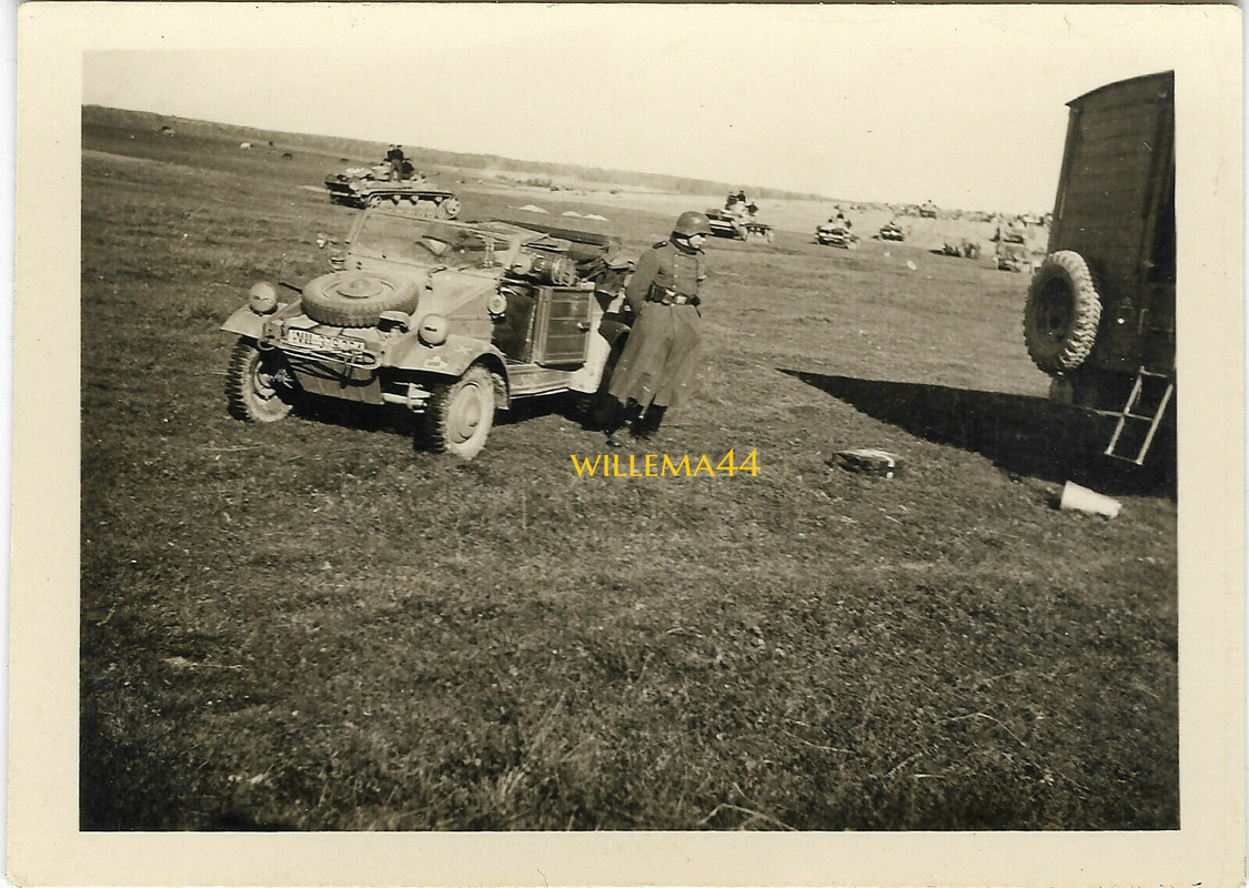 Orig.Foto! Kübelwagen & Panzer 4 auf dem Marsch durch Nordfrankreich! PzKpfw