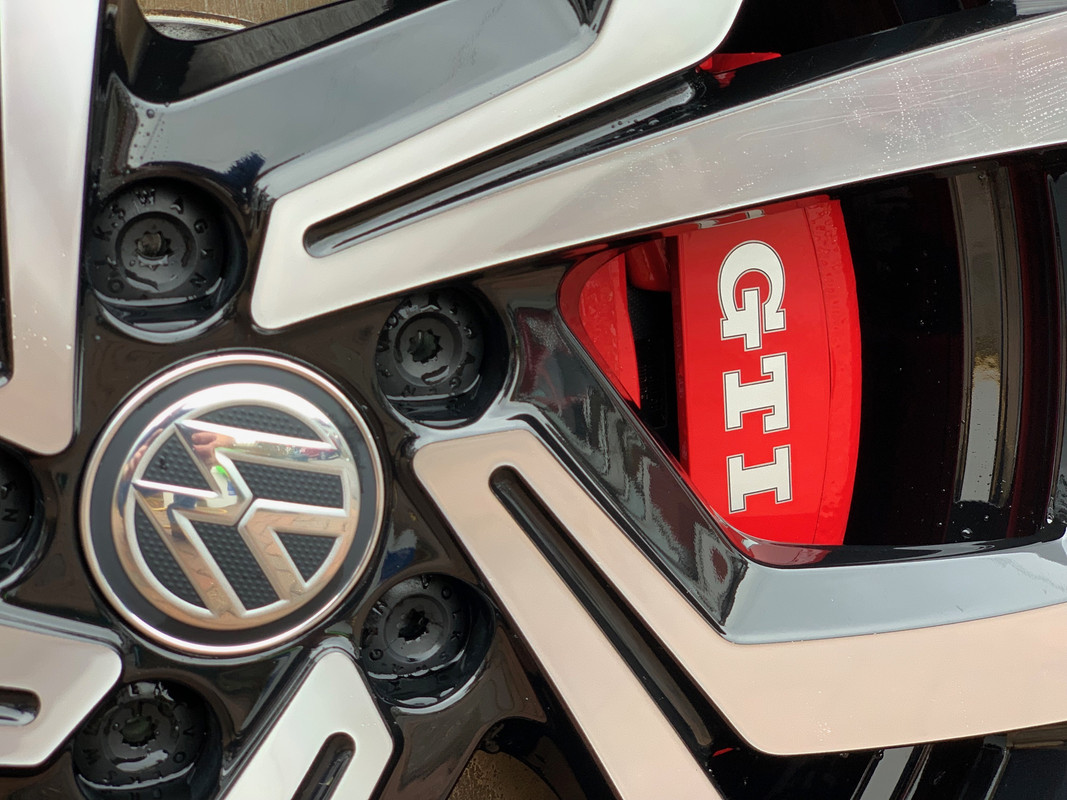 EF557844-1F21-48F4-B462-1A965EDA2A7A