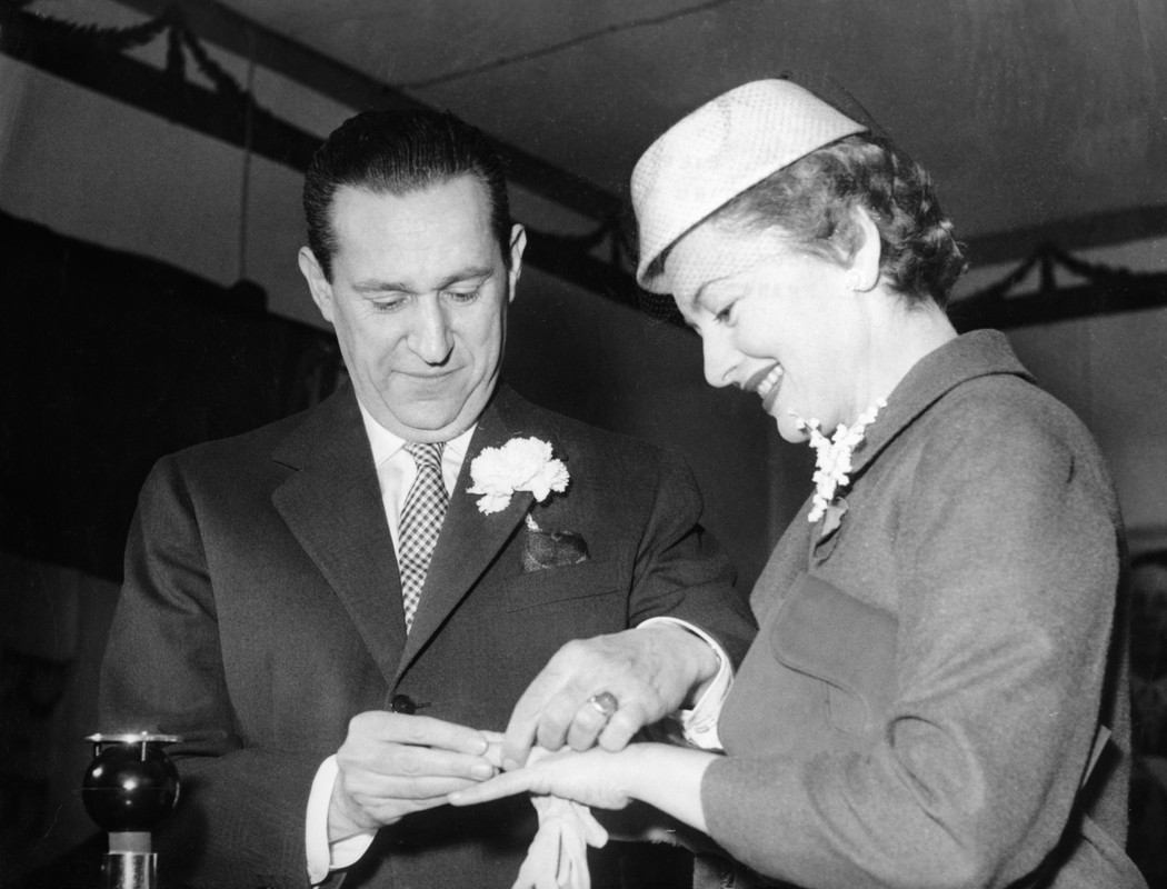 olivia_de_havilland_c85
