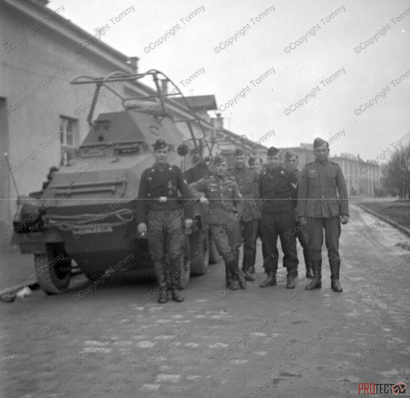 negativ foto Front ostfront Spähpanzer 8 Rad Soldaten