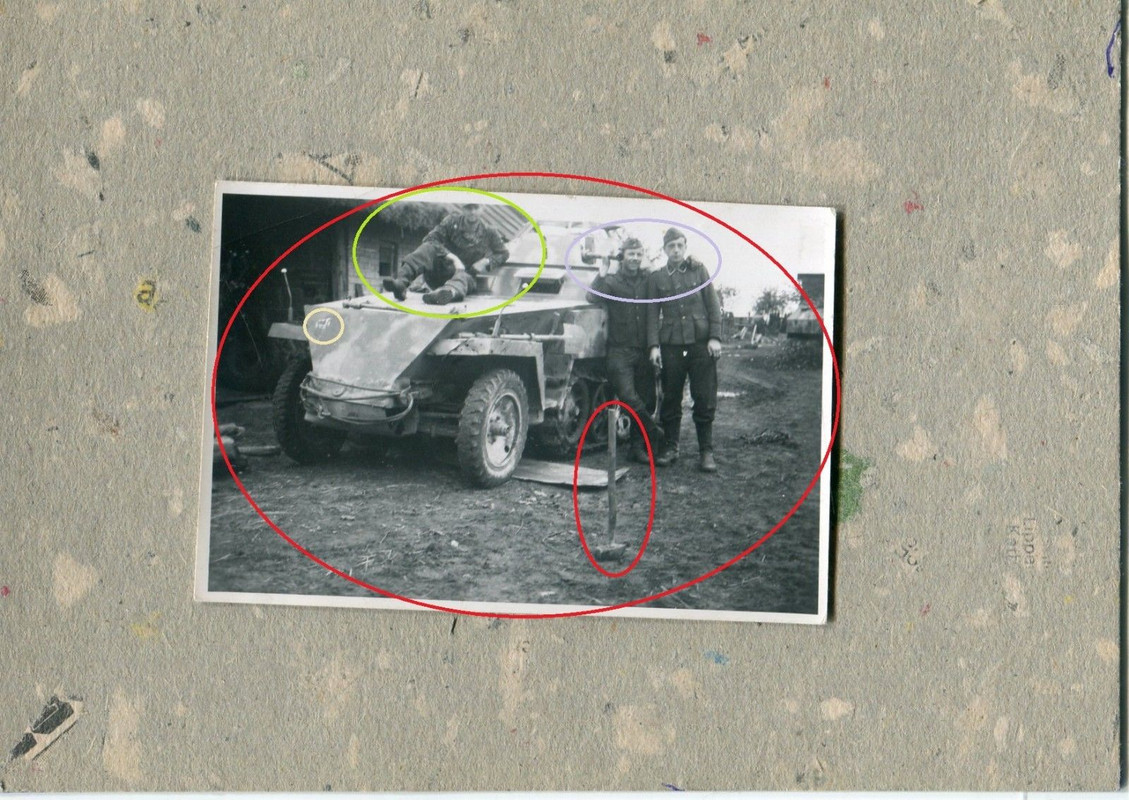 FOTO Panzer-Spähwagen Zugmaschine mit Besatzung