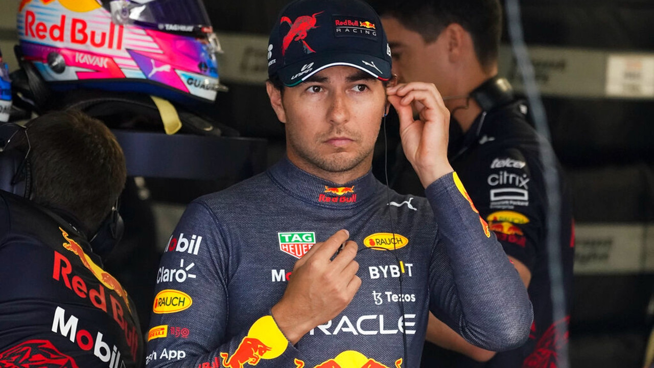 Charles Leclerc se estrella contra el muro en el Ferrari 312T de Niki Lauda