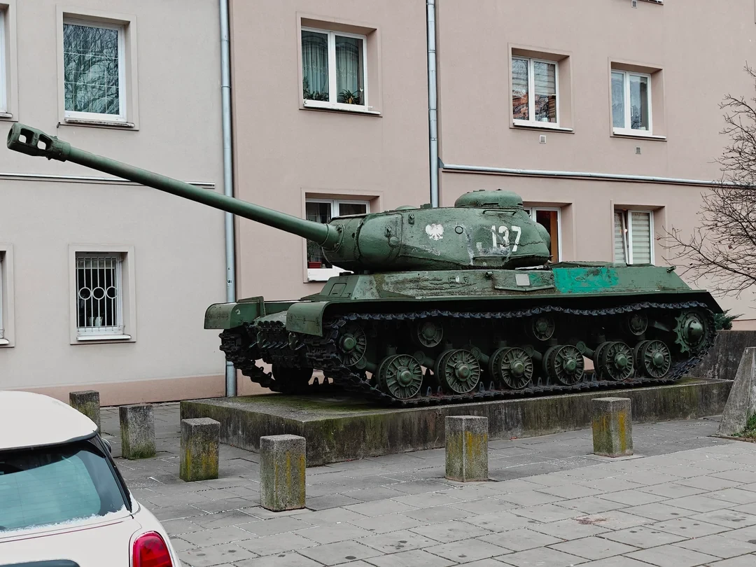 cue the red alert 3 theme v0 od3v97mtv89g1