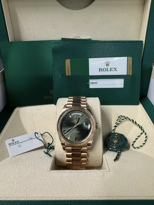 2018 Rolex Rose Gold Daydate 40 Olive Roman dial 228235 box/papers