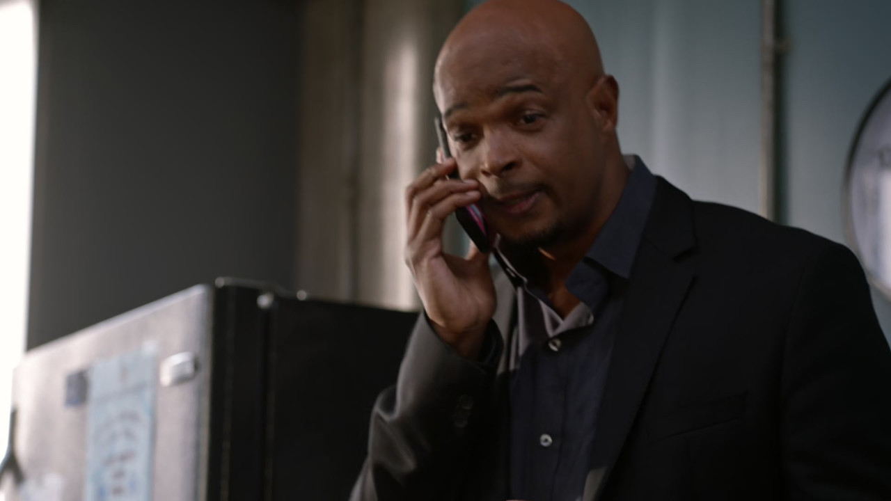 Lethal Weapon (2016) - S02E22 - One Day More (1080p AMZN WEB-DL 