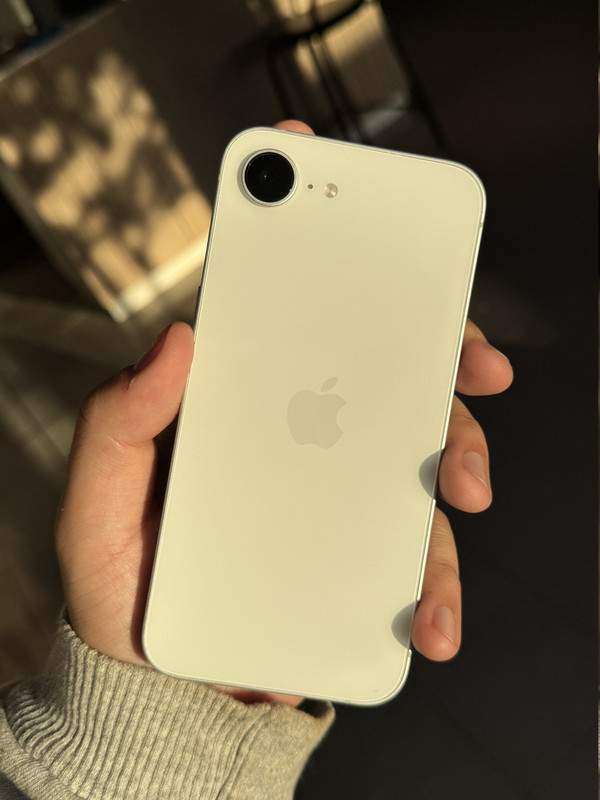 iPhone 16e BLANCO - 128GB - 100%