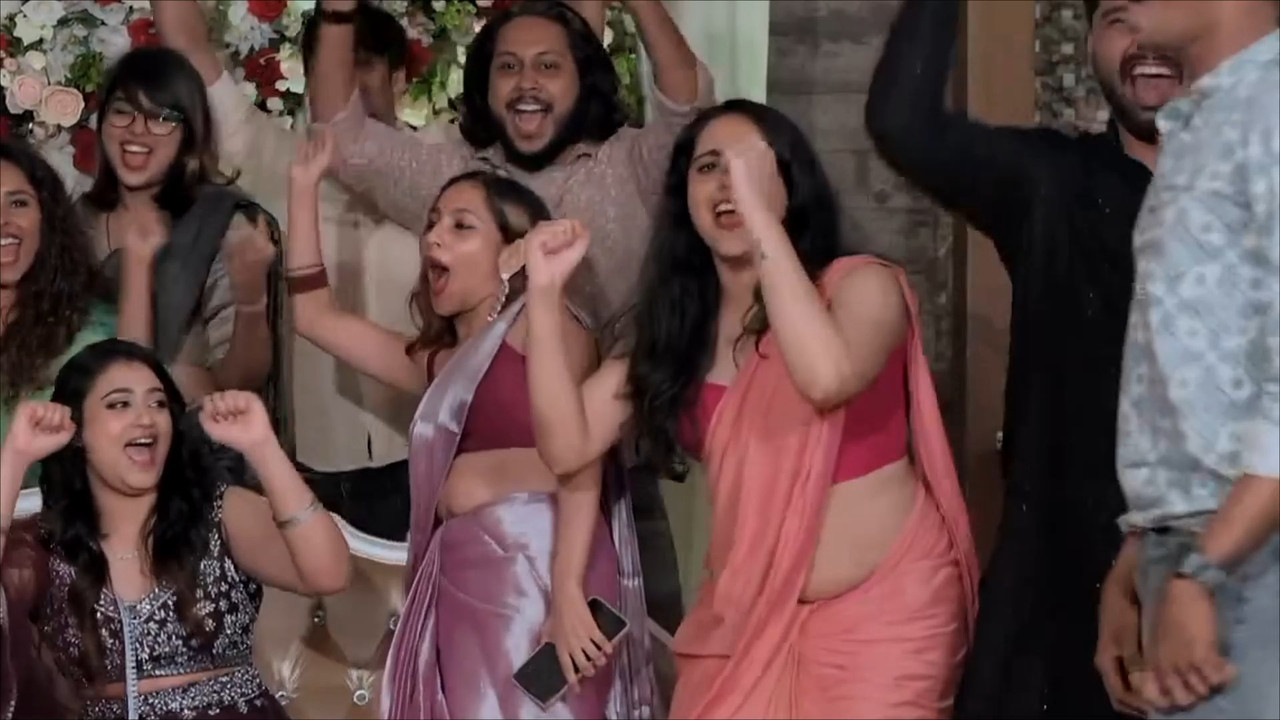 Sana Althaf Sexy navel and Belly show in pink saree.mp4_snapshot_00.02.403