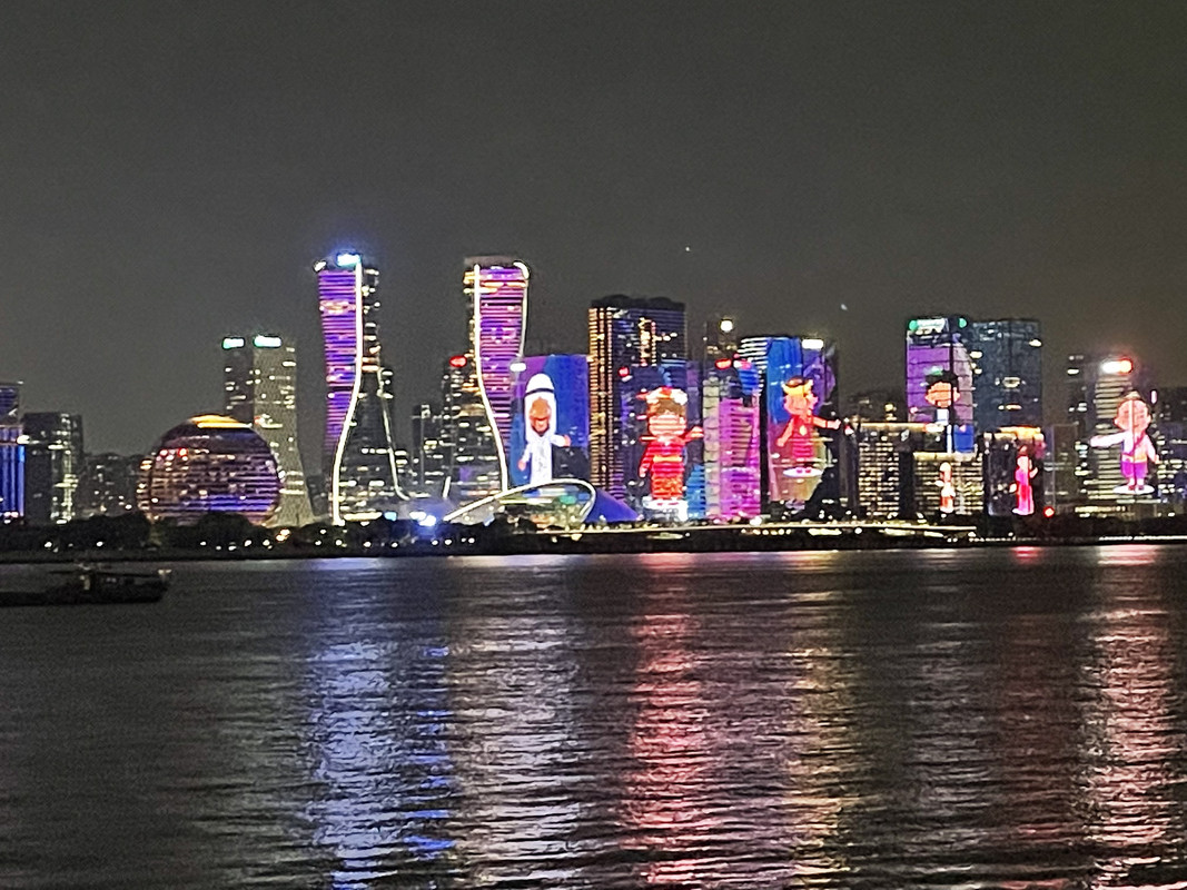 1B578493-7D28-4869-A806-77F0EA2CDA0F