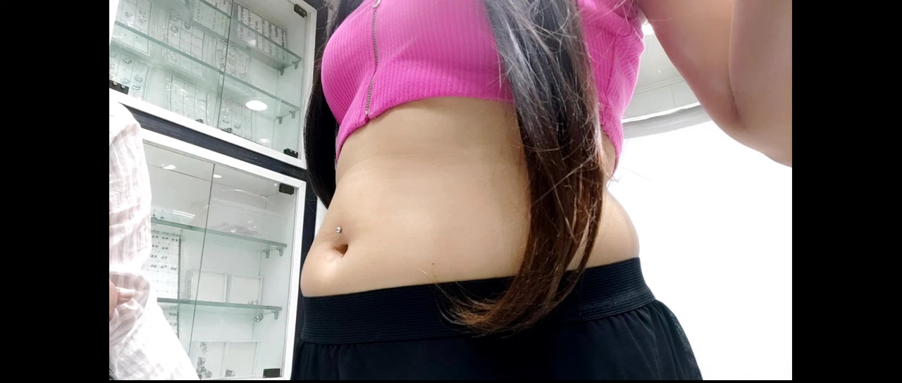 [Image: Desi-Girl-Sexy-navel-Piercing-in-Pink-To...13-333.jpg]