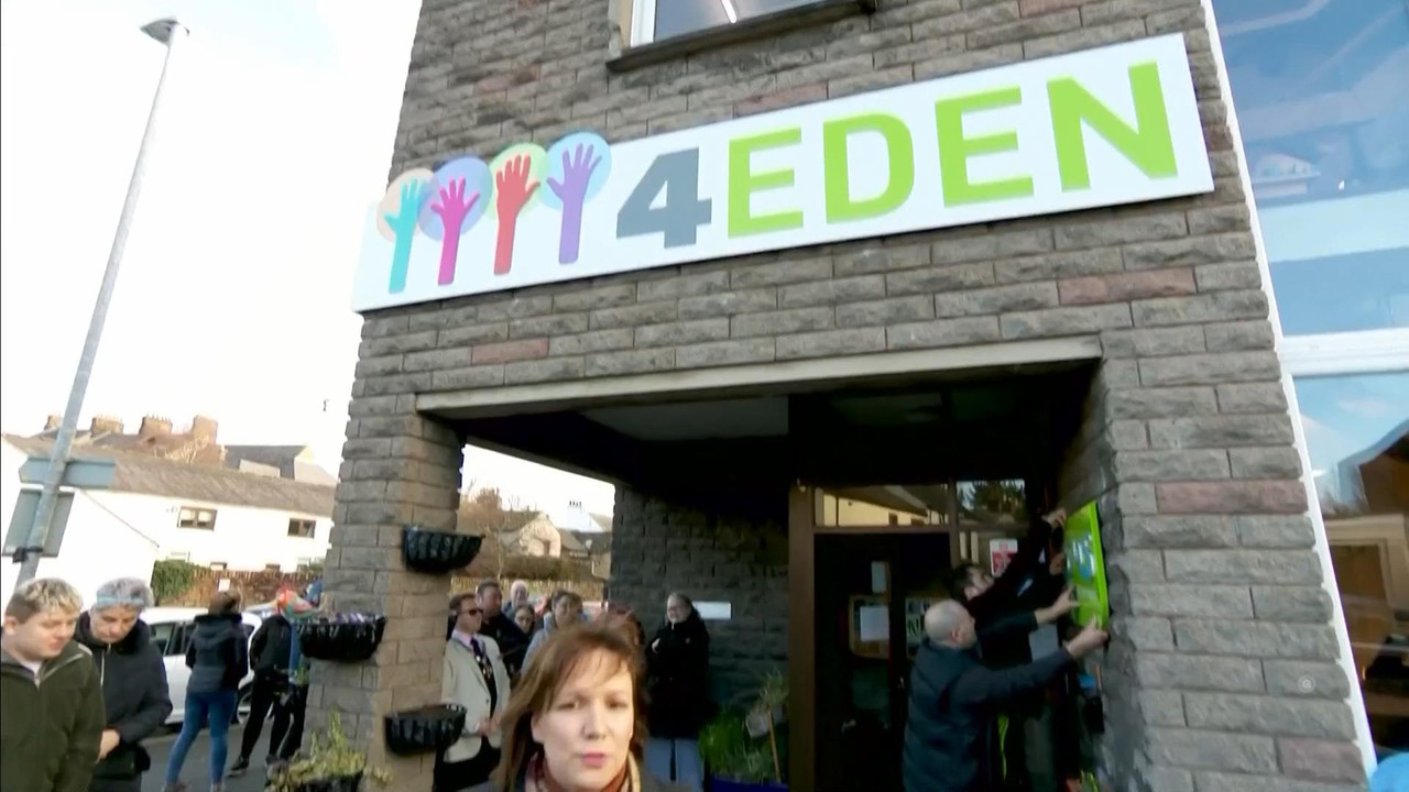 07 January - 18.00.00 - ITV News London. The latest news and wea