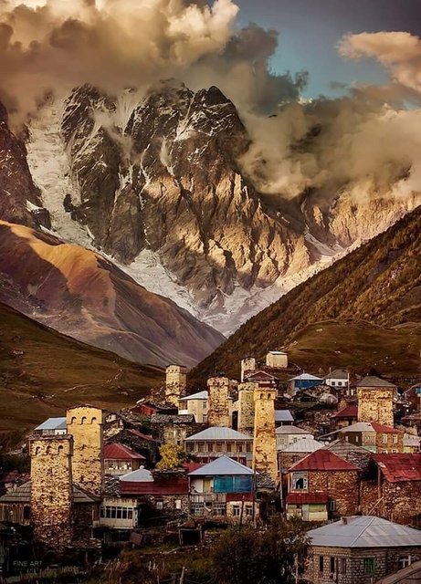 Kalaki Tavze (ქალაქი თავზე)