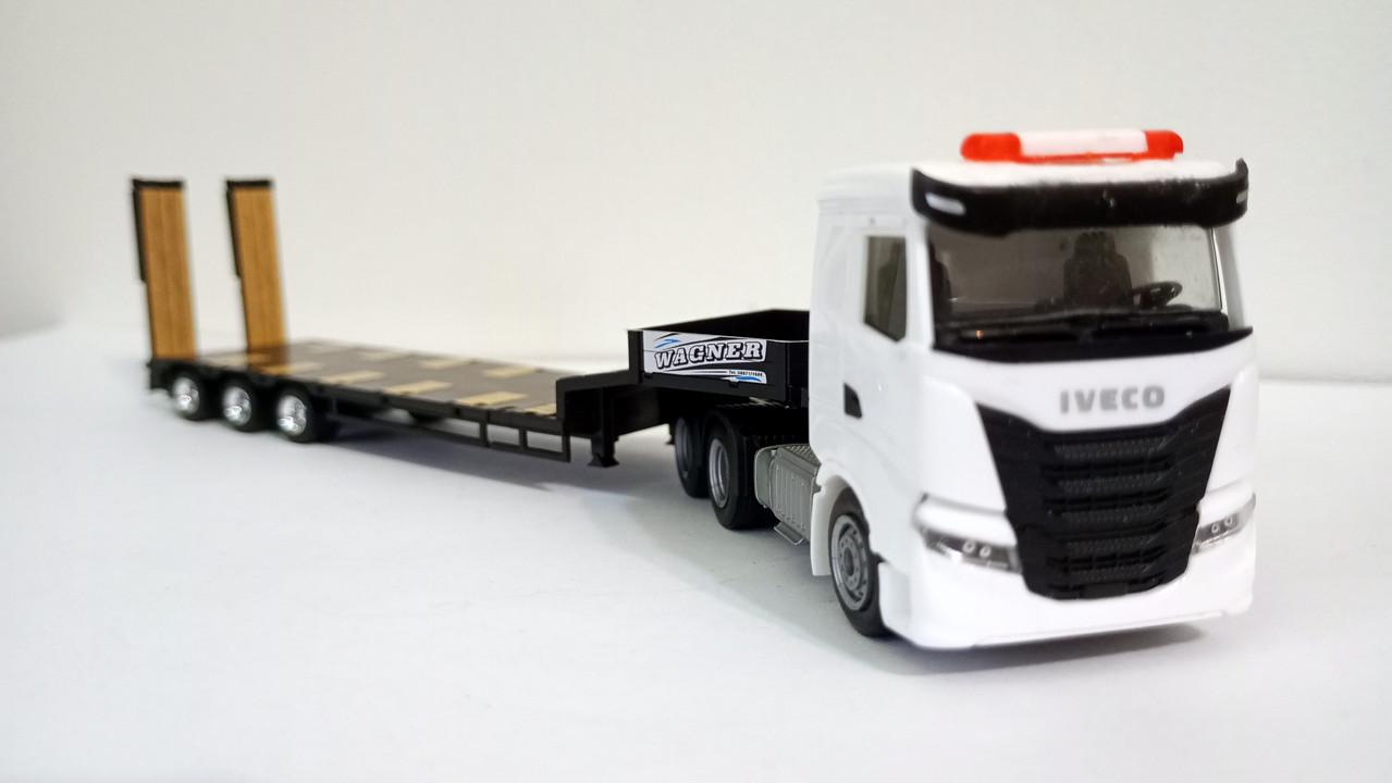 Mach (3321)