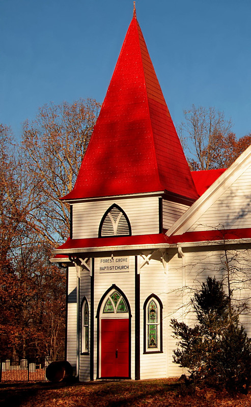 redandwhitebaptistchurch.jpg