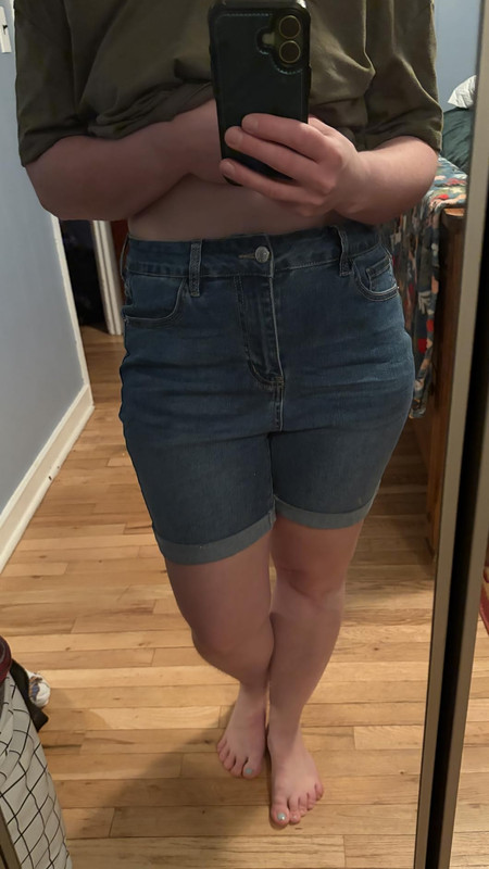 Ropa ajustada inc&oacute;moda en verano